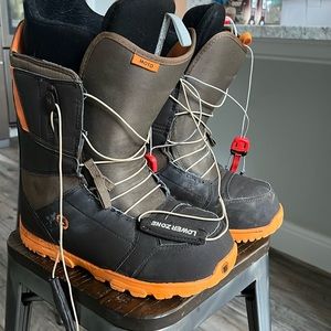 Burton Men’s Size 11 Moto Snowboard Boots brown with Orange Trim